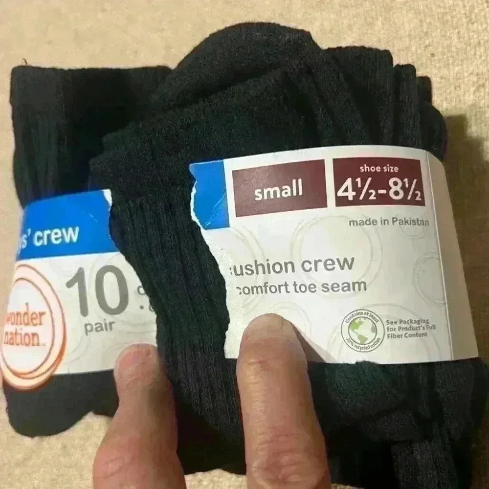Brand New Socks Never Worn! Package of 10 Crew Socks by Wonder Nation A0026